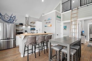 Ferienhaus, 2 Schlafzimmer | Eigene Küche | Kühlschrank, Wasserkocher mit Kaffee-/Teezubehör