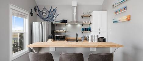 House, 2 Bedrooms | Private kitchen | Fridge, coffee/tea maker