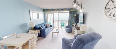 Condo, 1 Bedroom | Living area