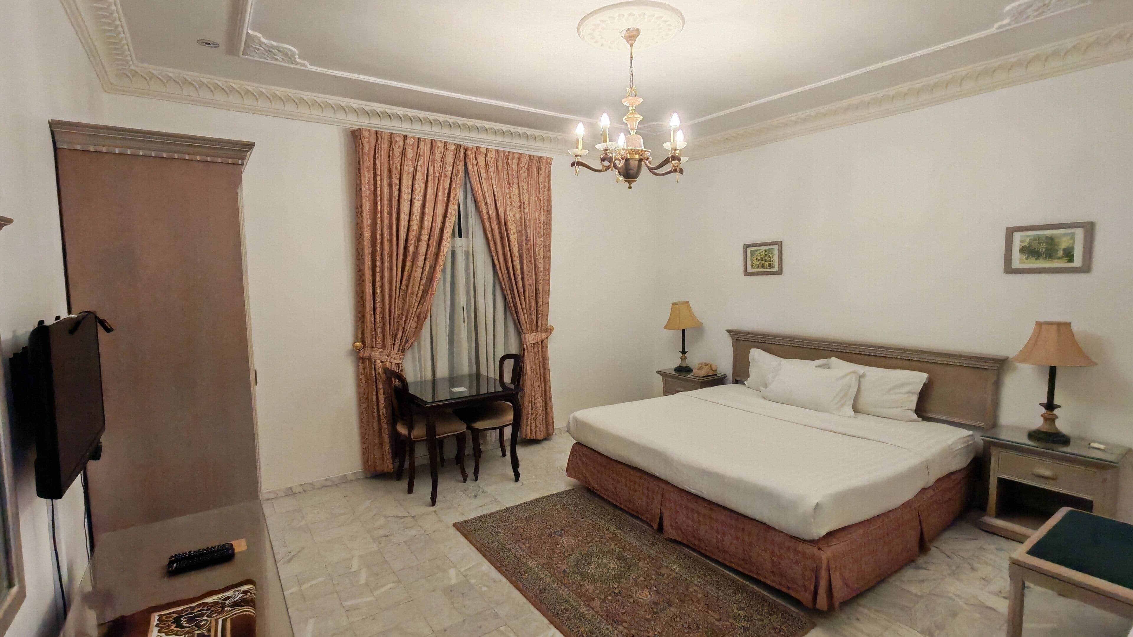 Blackout curtains, free WiFi