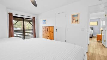 Signature Cabin, 4 Bedrooms, Kitchen, Mountain View | View from room