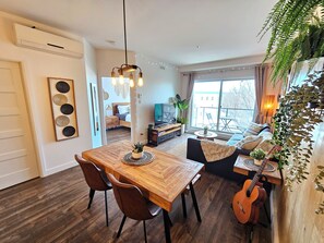 Smart TV - •V.I.P Stay - Downtown with Free Indoor Parking (Québec)