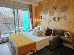 1 bedroom, iron/ironing board, travel crib, WiFi