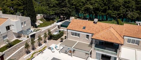 Outdoor pool, a heated pool