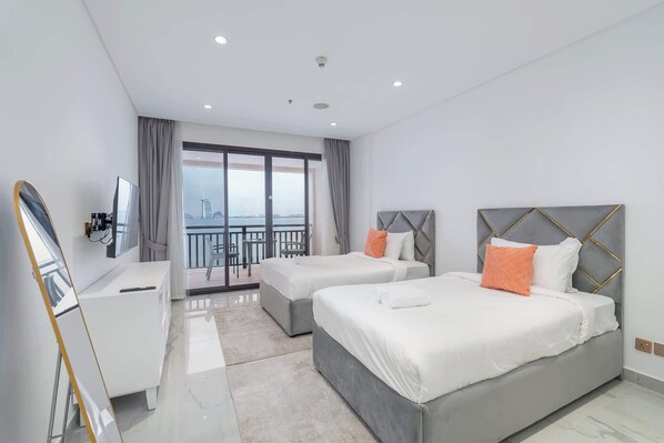 2 bedrooms, iron/ironing board, WiFi