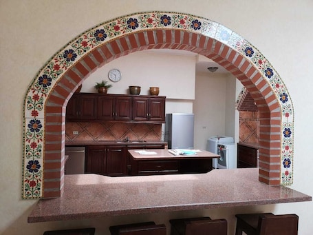 Family House, 4 Bedrooms | Private kitchen | Fridge, stovetop, cookware/dishes/utensils