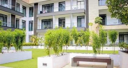 Embassy gardens luxury by Cozy
