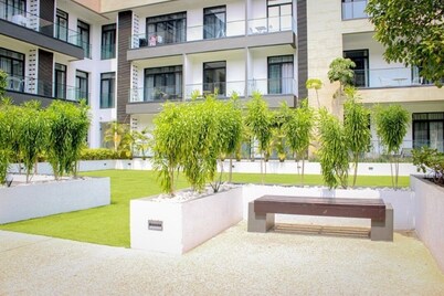 Embassy gardens luxury by Cozy