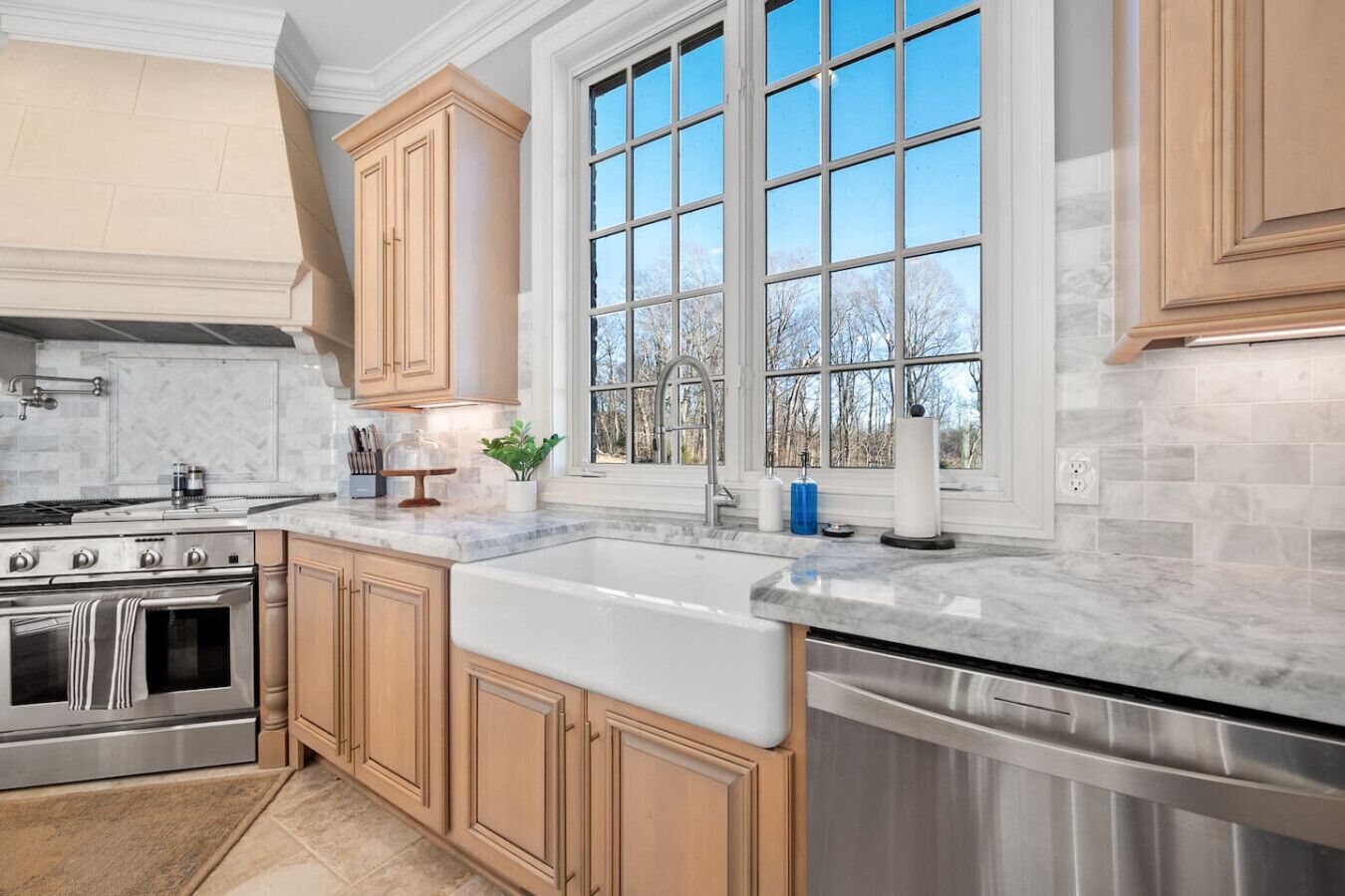 Køleskab, ovn, kogeplade, opvaskemaskine