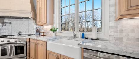 Kühlschrank, Ofen, Herdplatte, Geschirrspüler