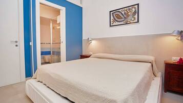 3 bedrooms, in-room safe, iron/ironing board, free WiFi