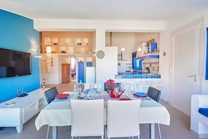 Dining - VILLA PANDORA (Scopello)
