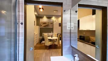 Apartment, 1 Bedroom | Bathroom