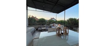 Spacious 5-bedroom house in calm neighborhood - Denizli