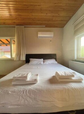 5 habitaciones, tabla de planchar con plancha y wifi gratis