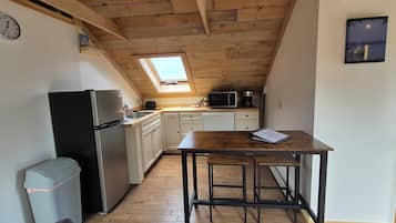 Fridge, microwave, dishwasher, toaster