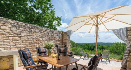 Holiday House with Pool Villa Ladybug