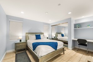 5 slaapkamers, een bureau, een strijkplank/strijkijzer, gratis wifi