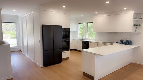 Time & Tide - Close to beach-7 beds-2 baths-Sleeps 16-WiFi-2 Smart TVs