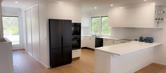 Time & Tide - Close to beach-7 beds-2 baths-Sleeps 16-WiFi-2 Smart TVs