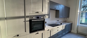 Full Apartment With Secure Parking Great Views