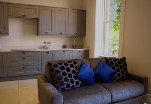 TV - Full Apartment With Secure Parking Great Views (Preston)