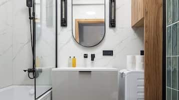 Apartment, Balcony | Bathroom