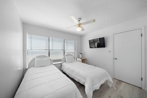 6 habitaciones, tabla de planchar con plancha, internet y ropa de cama 