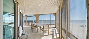 Pirates Beach Retreat | Pet Friendly & On Beach!