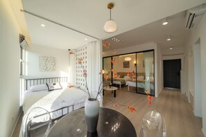 Free WiFi, bed sheets - YIDU (Nanjing West Road Store) (Shanghai)