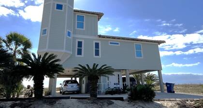 Beach front, pet friendly, sleeps 8 guests, St. George Island!