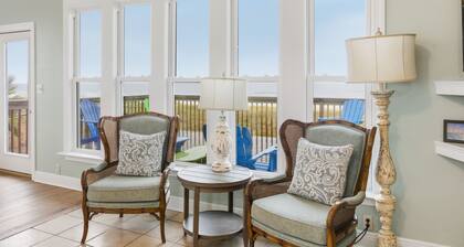 Beach front, pet friendly, sleeps 8 guests, St. George Island!