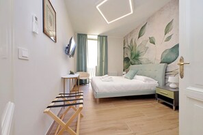 4 bedrooms, iron/ironing board, free WiFi, bed sheets