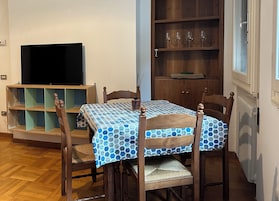 Appartamento familiare, 1 camera da letto | Area soggiorno | TV a schermo piatto