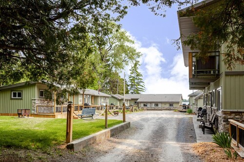 Westlake Couple`s Cottage