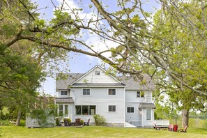 Exterior - Family friendly duplex (Prince Edward)