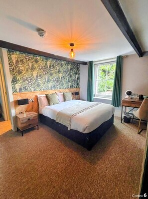 华丽双人房, 1 张特大床 | 遮光窗帘、熨斗/熨板、免费 WiFi