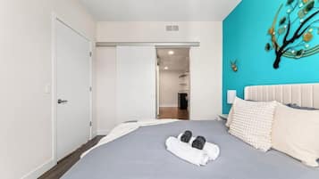 2 bedrooms, iron/ironing board, WiFi, bed sheets