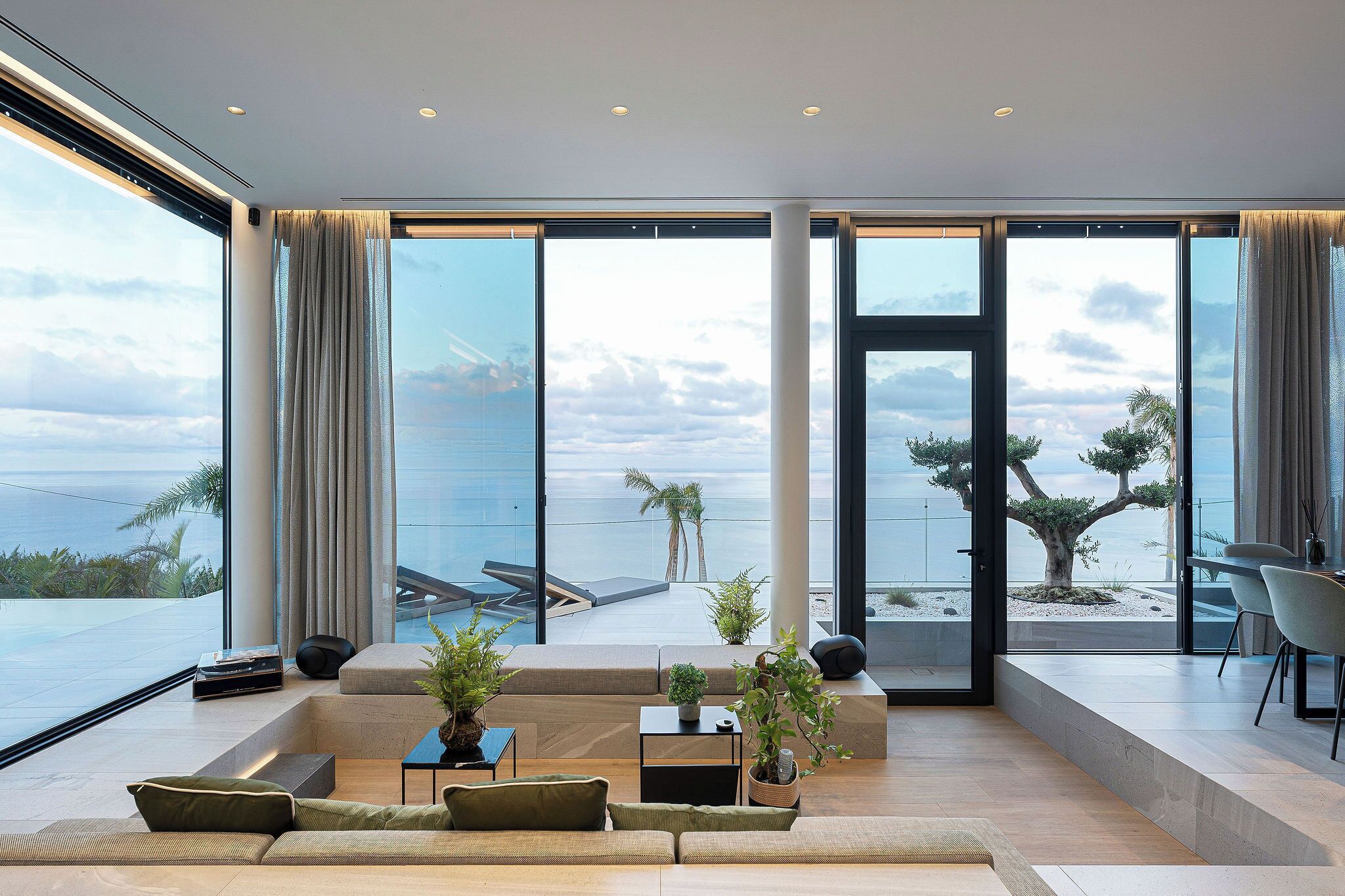 Saudade Residence - Futuristic Ultra Luxury Ocean Zen Retreat - Award Winning - Ponta do Sol
