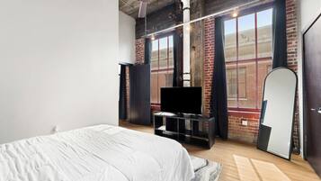 1 slaapkamer, een strijkplank/strijkijzer, wifi, beddengoed