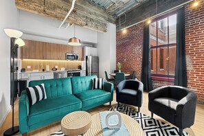 智能电视、电子游戏