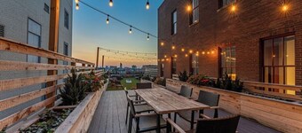 Charming 1-Bedroom, 1-Bathroom Loft in St. Louis with Pool, Rooftop, Gym