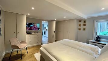 2 bedrooms, desk, free WiFi, bed sheets