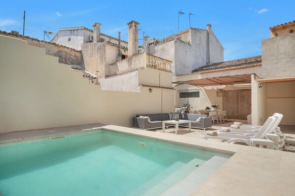 Outdoor pool - Ca Sa Beata, refurbished house with pool in a beautiful little town, Petra. (Petra)