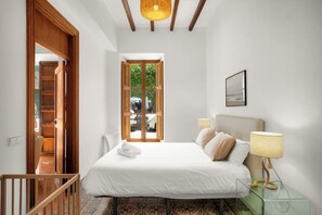4 Schlafzimmer, Bügeleisen/Bügelbrett, Reisekinderbett, WLAN