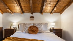 1 bedroom, iron/ironing board, free WiFi