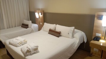 Quarto triplo | Wi-Fi de cortesia, roupa de cama