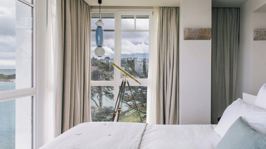 Les Bassans - Fontenille Collection