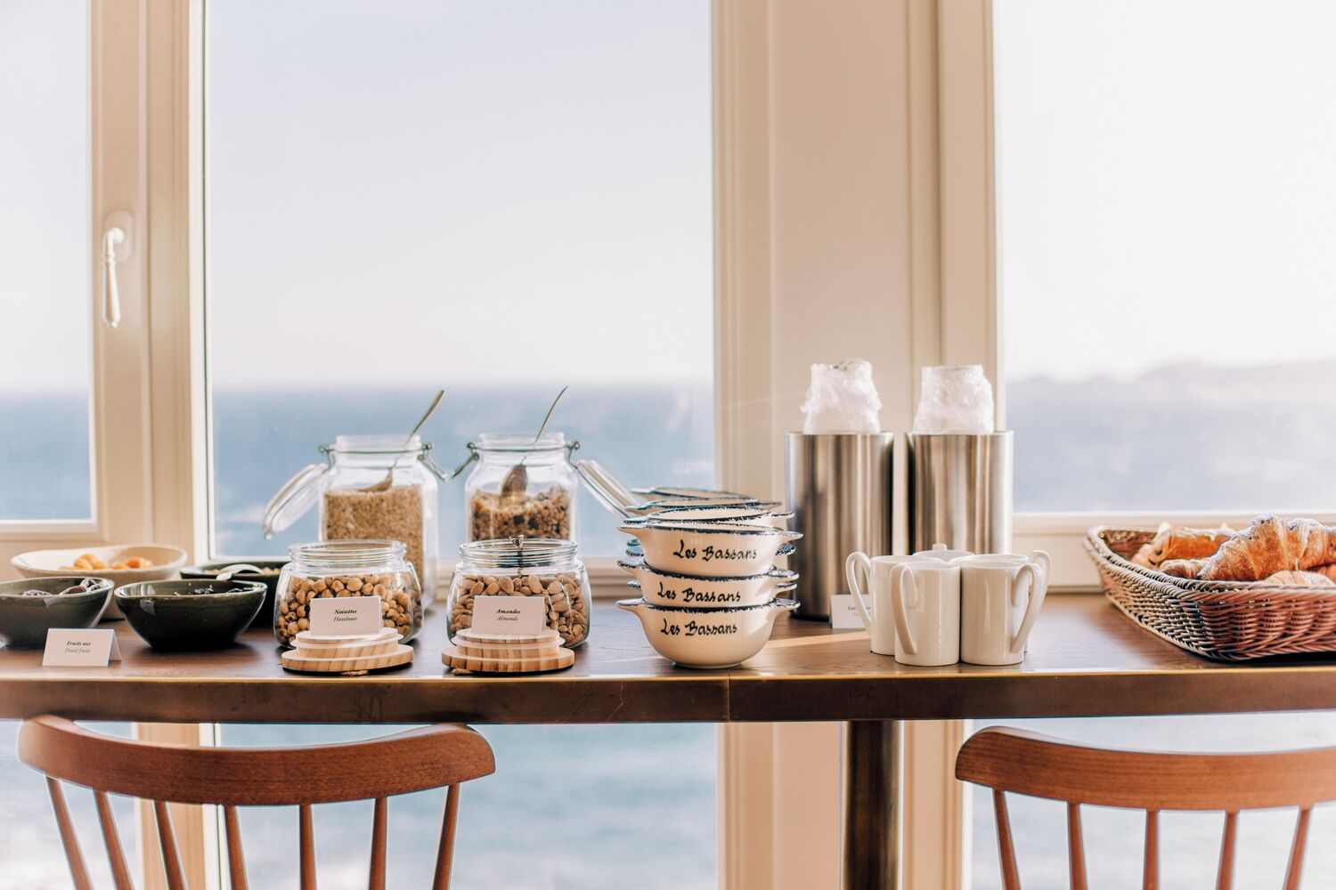 Daily buffet breakfast for a fee