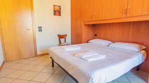 1 bedroom, iron/ironing board, free WiFi